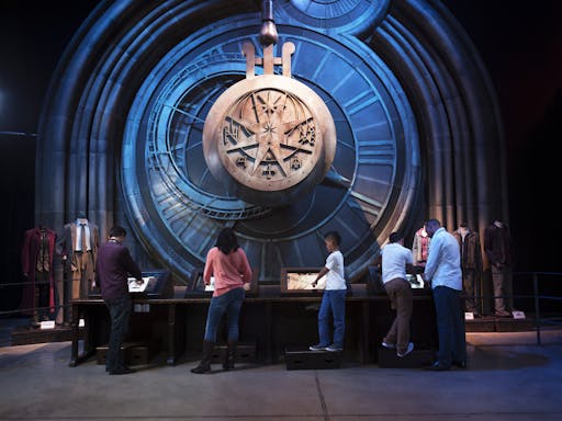 010-Mix-Big-Room-Clock.jpg
