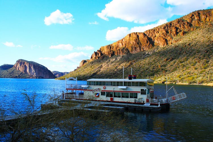 Apache Trail with Dolly Steamboat day tour from Phoenix