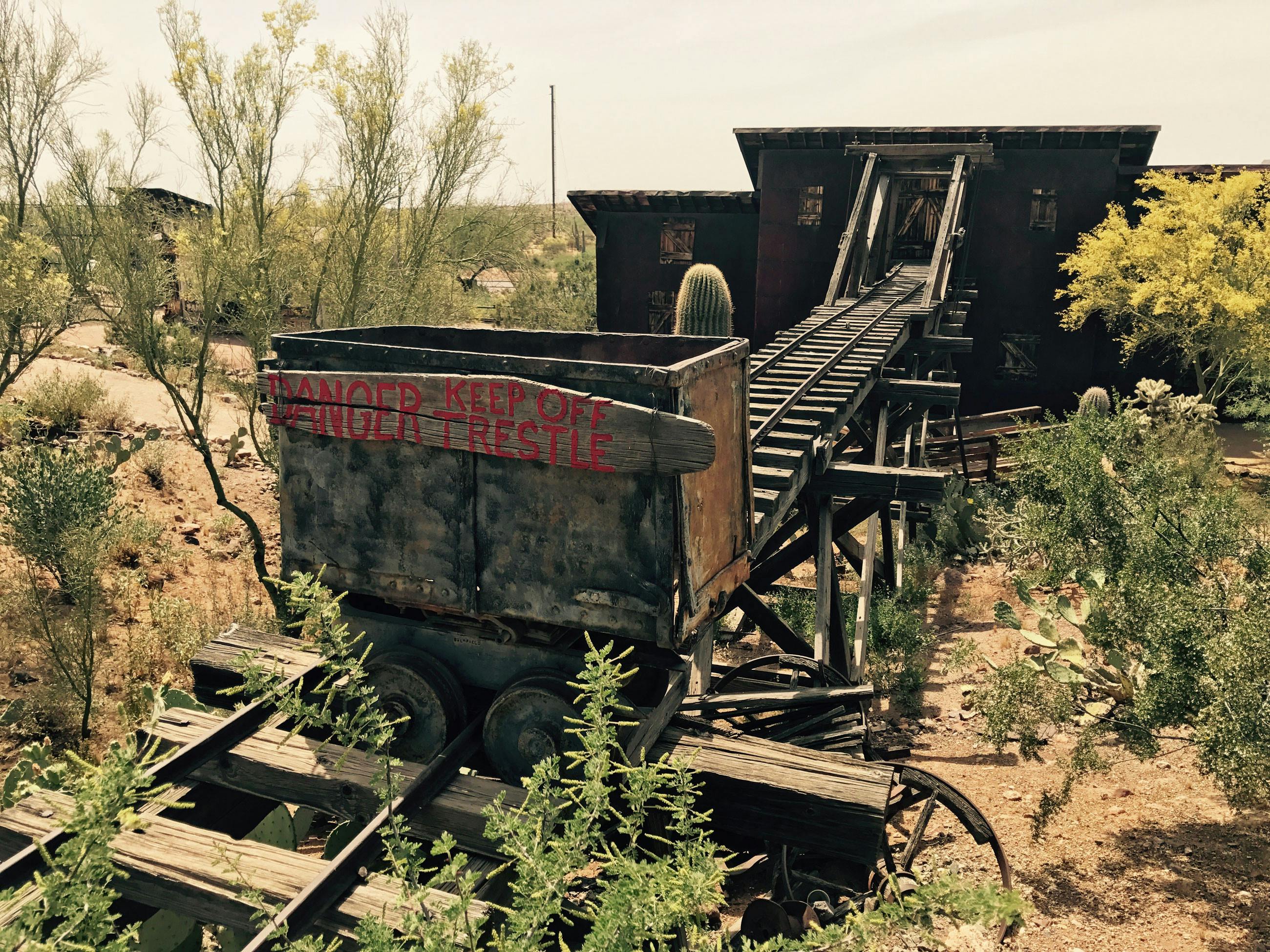 goldfield-ghost-town-old-mining.jpg