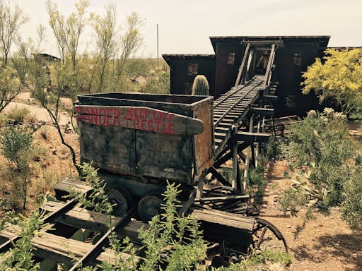 goldfield-ghost-town-old-mining.jpg