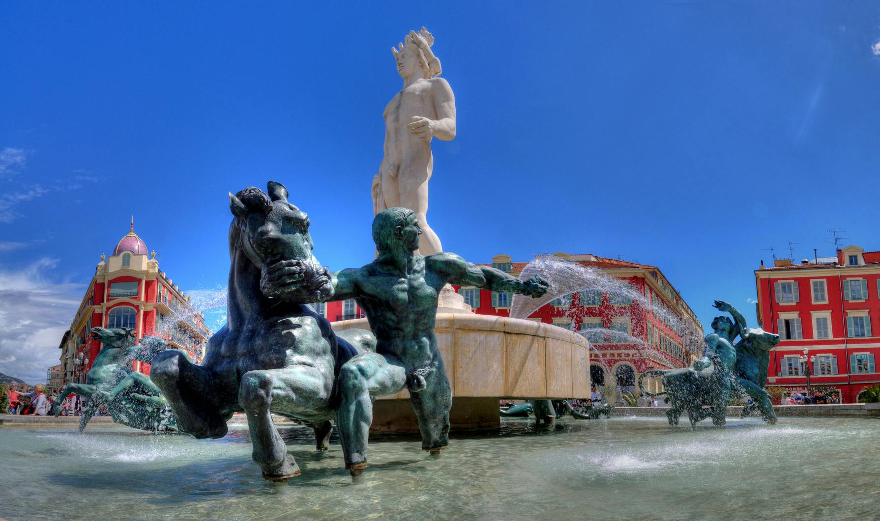 Massena Place fontain Nice.jpg
