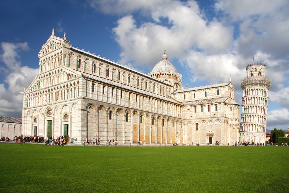 Pisa, Piazza dei Miracoli (2).jpg