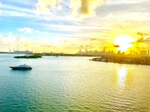 Miami Movie Tour & Sightseeing Boat (5).jpg