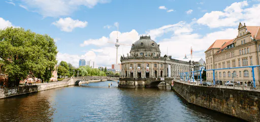 berlin highlights bike tour hero.png