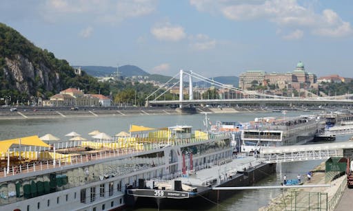 ideal 4 hour tour budapest with danube cruise 02.jpeg