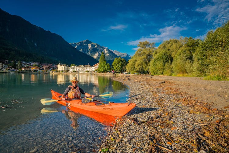 Half-day kayak tours on Lake Brienz