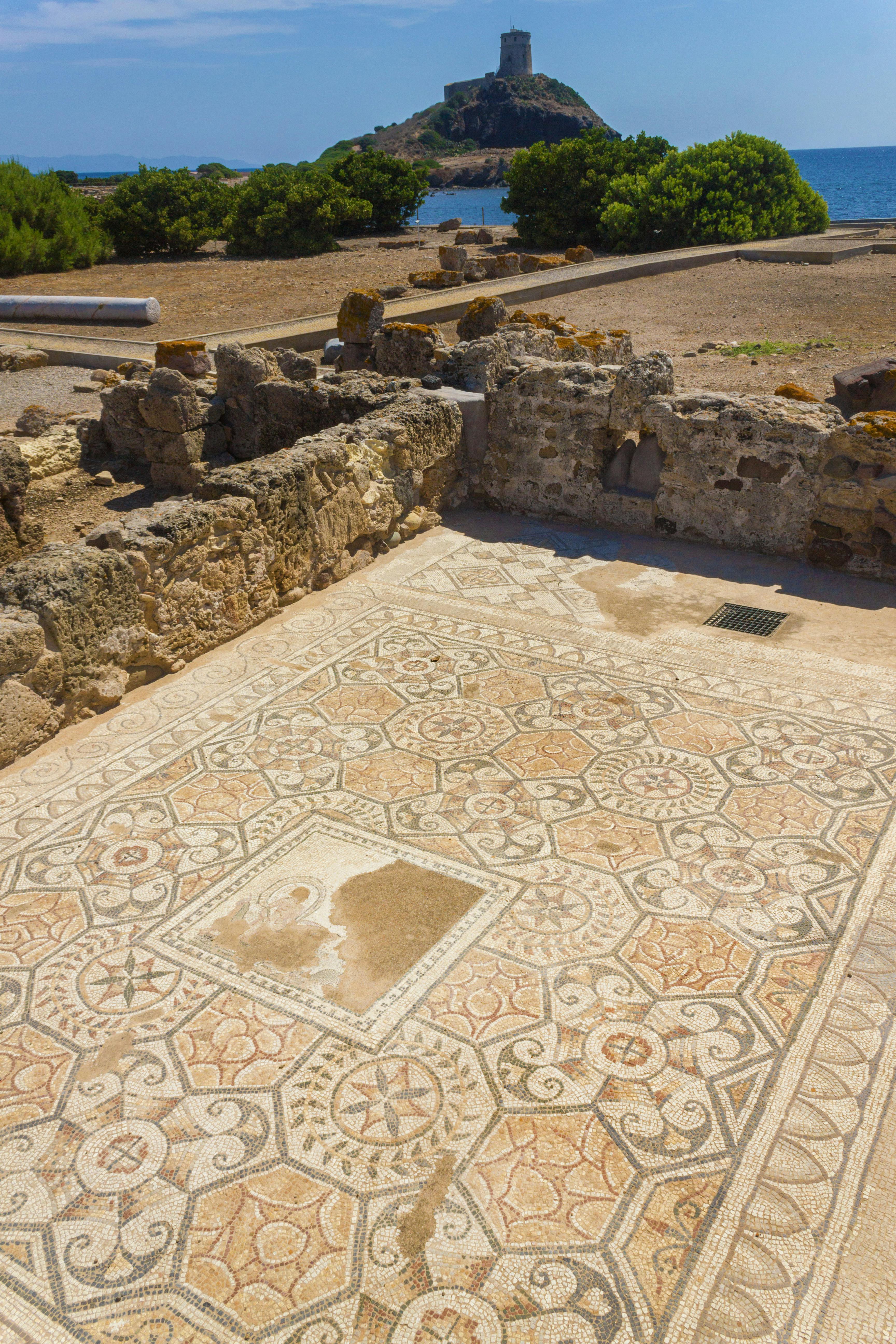 Nora_mosaico casa dell'atrio tetrastilo.jpg