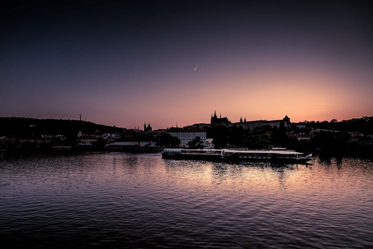 Prague 3-hour crystal dinner cruise