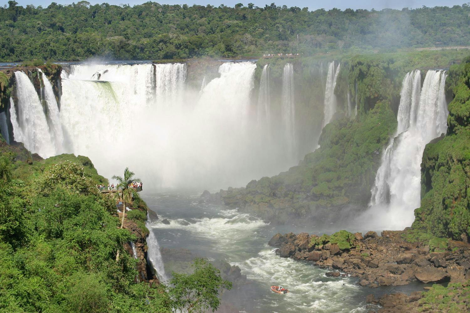 Iguassu waterfall 3.jpg