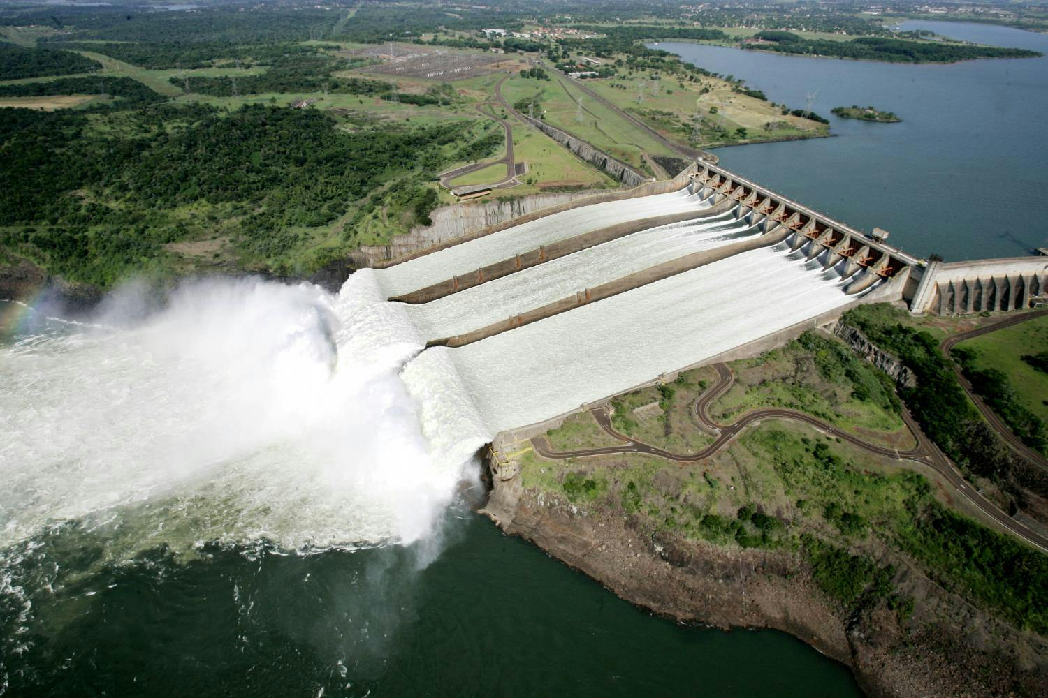 Itaipu Dam 2.jpg