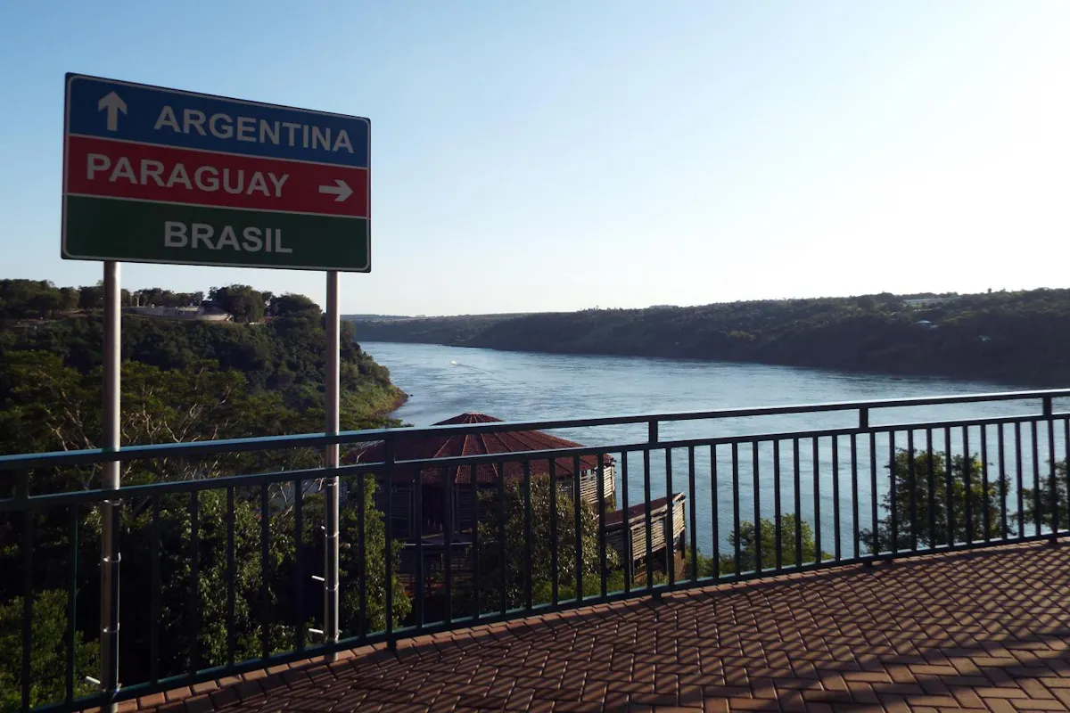 Landmark of the Three Frontiers 1.jpg