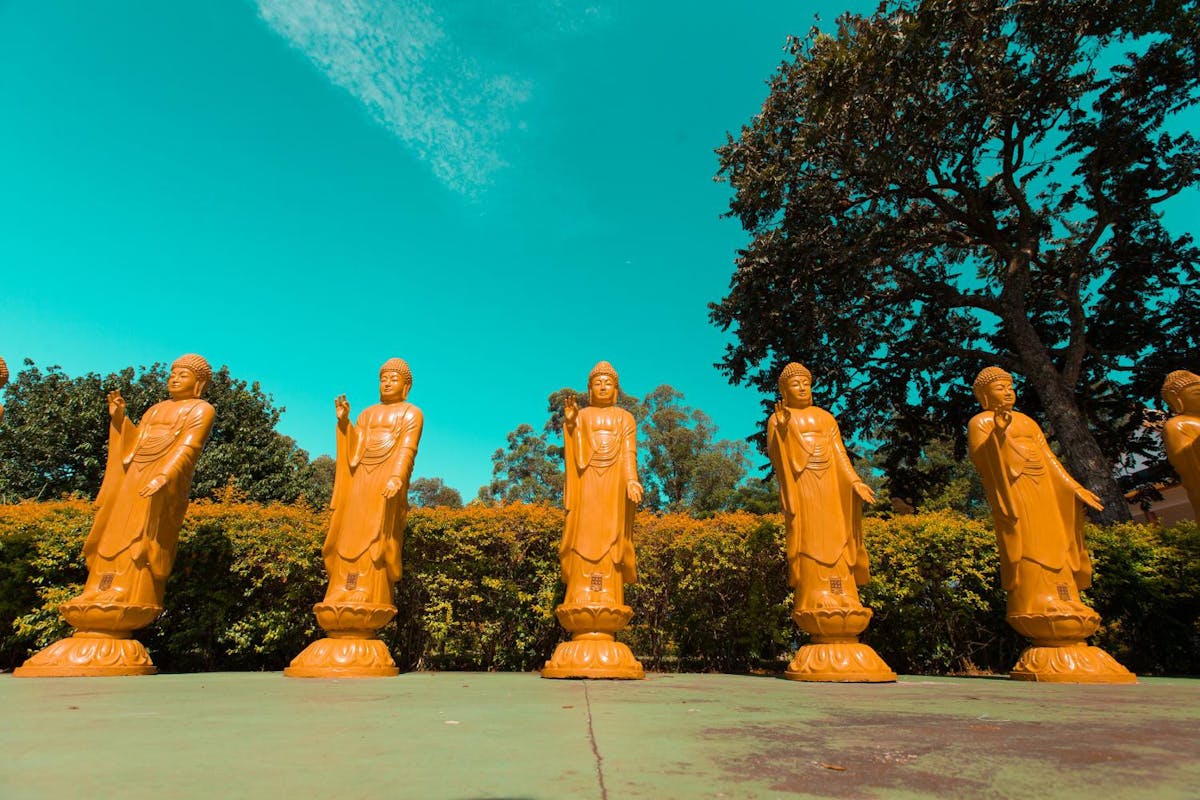 Buddhist temple Iguassu Falls.jpg