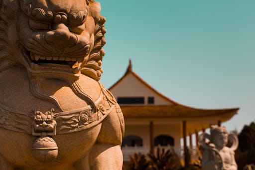 Buddhist temple Iguassu Falls 2.jpg