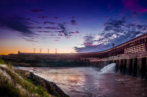Itaipu Dam Brazil 1.jpg