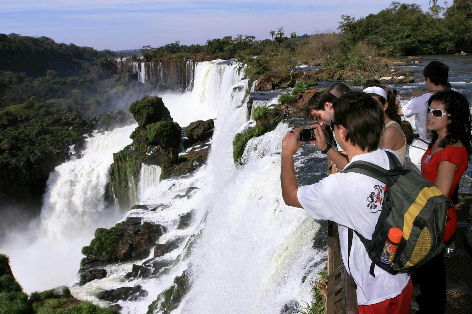 Iguassu Waterfalls Brazilian side.jpg