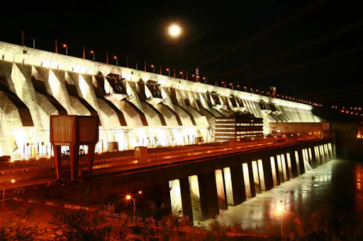 Itaipu evening tour 1.jpg