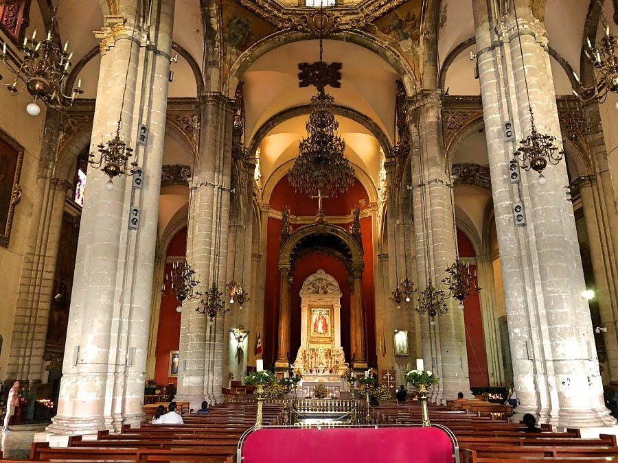 Basilica de Guadalupe 3.jpg