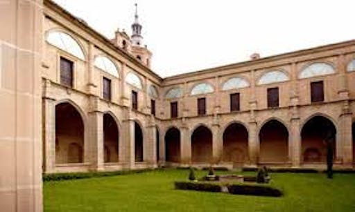 claustro YUSO2.jpg