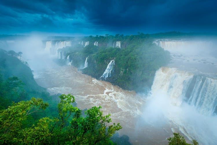 Iguassu Falls full-day tour Brazilian and Argentinian sides