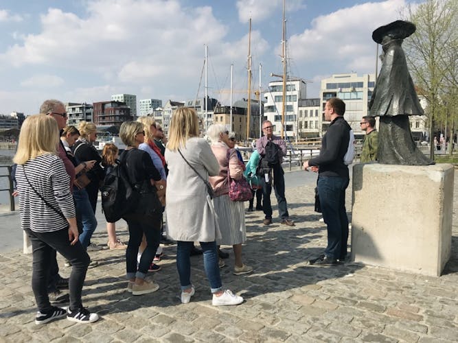 Private walking tour the little island in Antwerp
