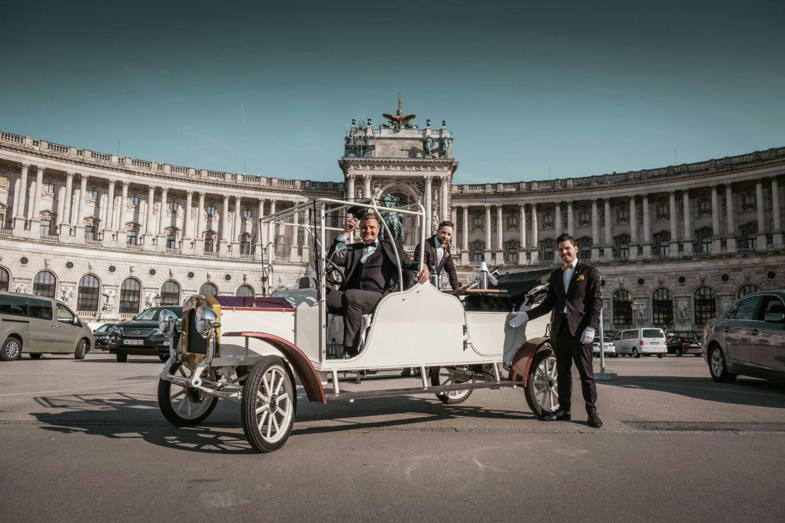 Vienna sightseeing tour in a classic electric car (2).JPG