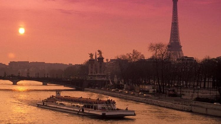 Combo tickets for Eiffel Tower and Evening Illuminations Cruise