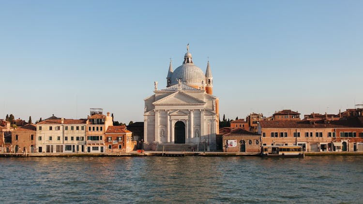 Tour to Venice by boat from Piran