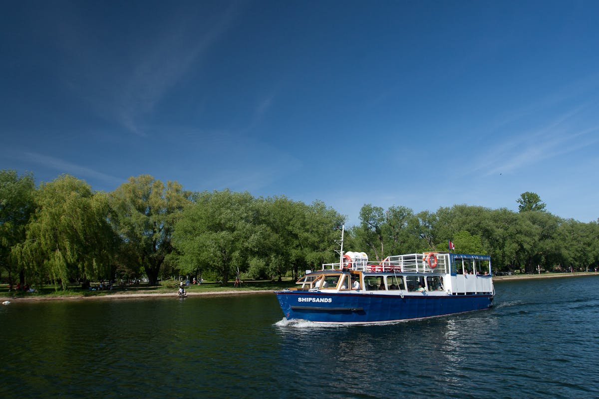 Toronto Harbor cruise 1.jpg