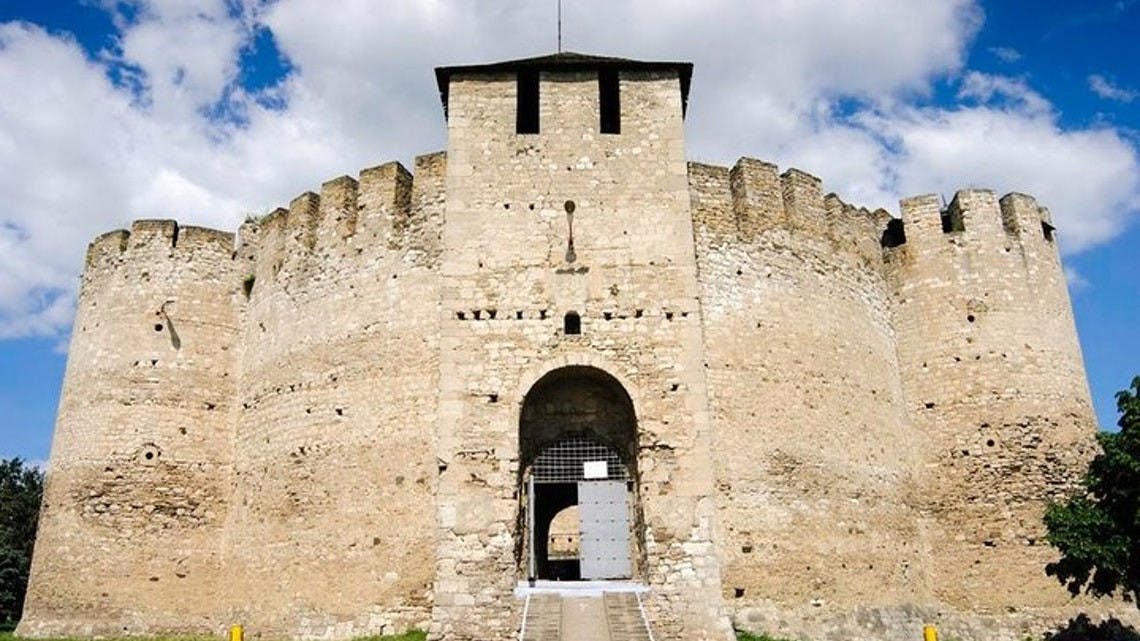Soroca Fortress Monastery Casauti 01.jpg