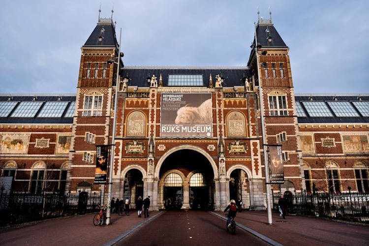 Better Rijksmuseum tour with certified guide
