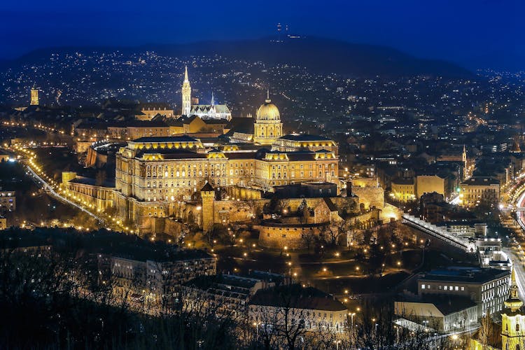 Budapest private 4-hour sightseeing tour by car