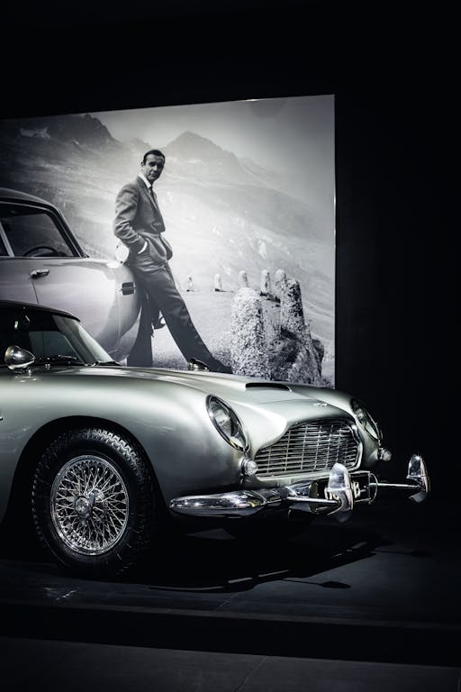 4 - James Bond.jpg