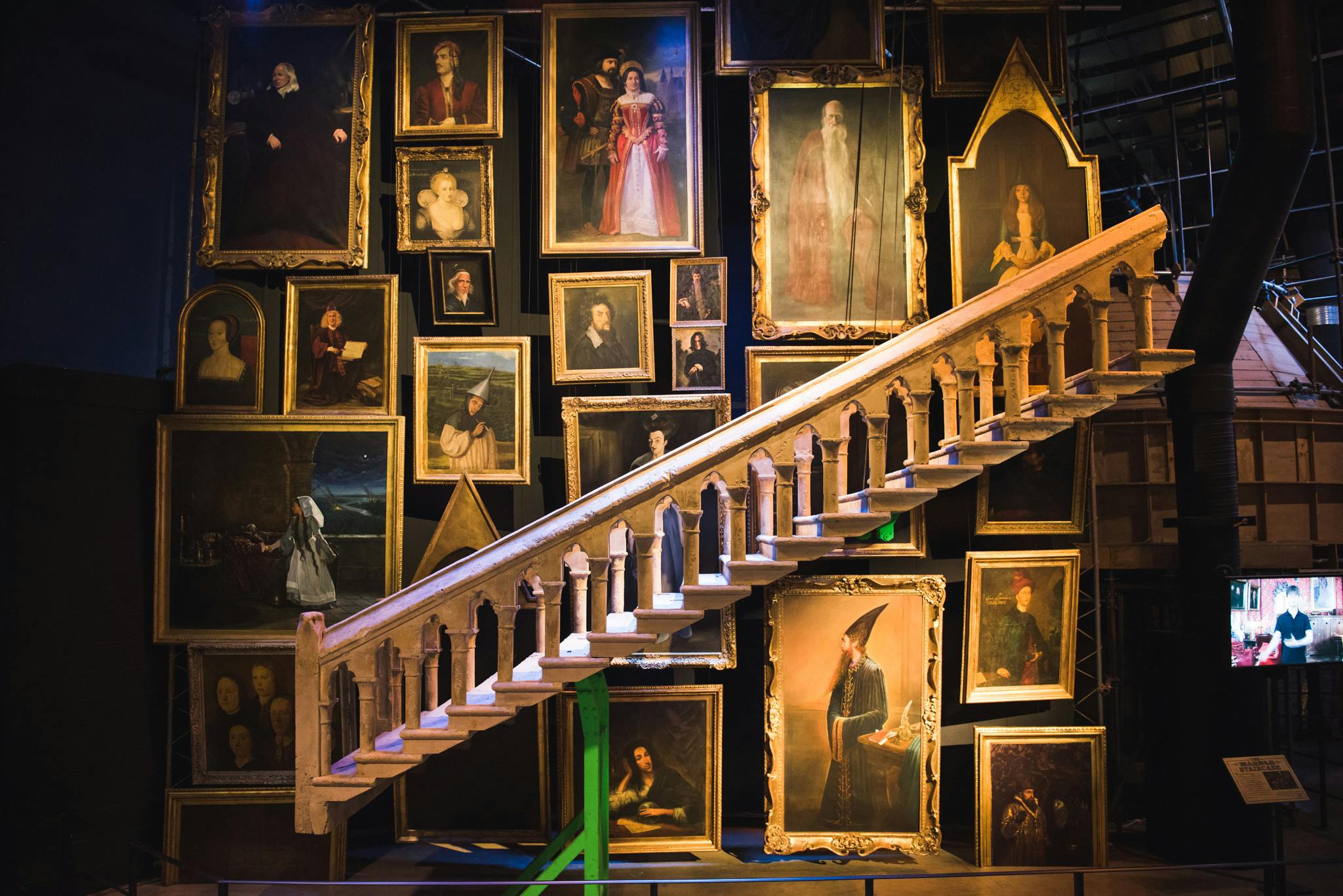 Hogwarts Staircase (2).jpg