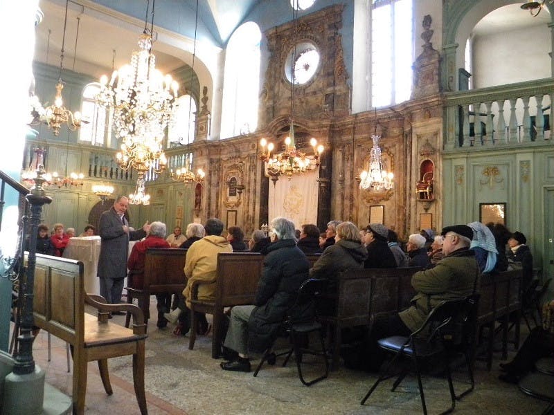 Carpentras-synagogue-service.jpg