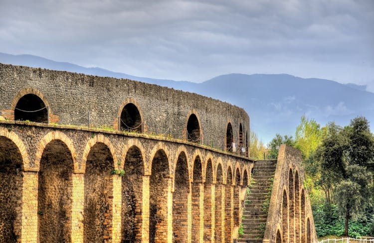 Pompeii and Naples full-day walking tour