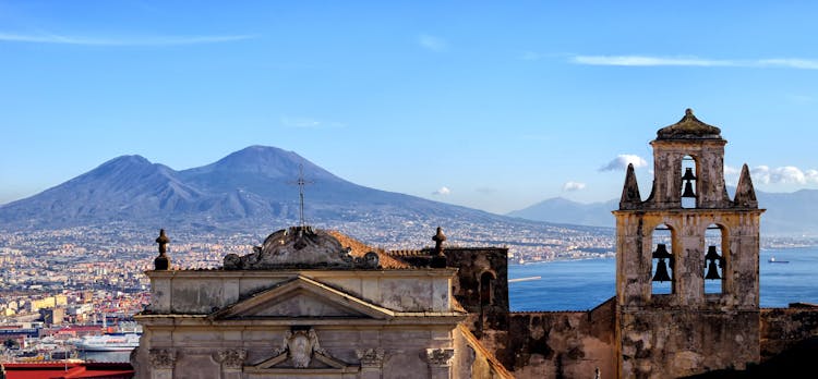 Pompeii and Naples full-day walking tour