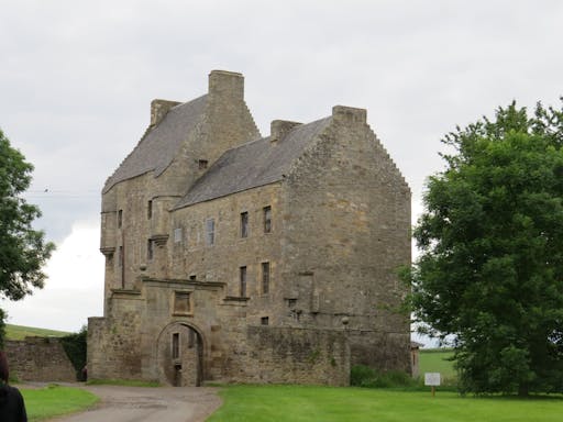 midhope_castle_outlander.jpg
