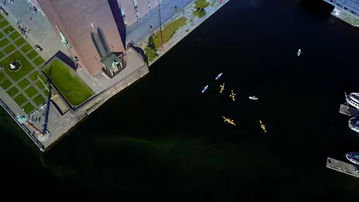 city_kayak_0.21 copy.jpg