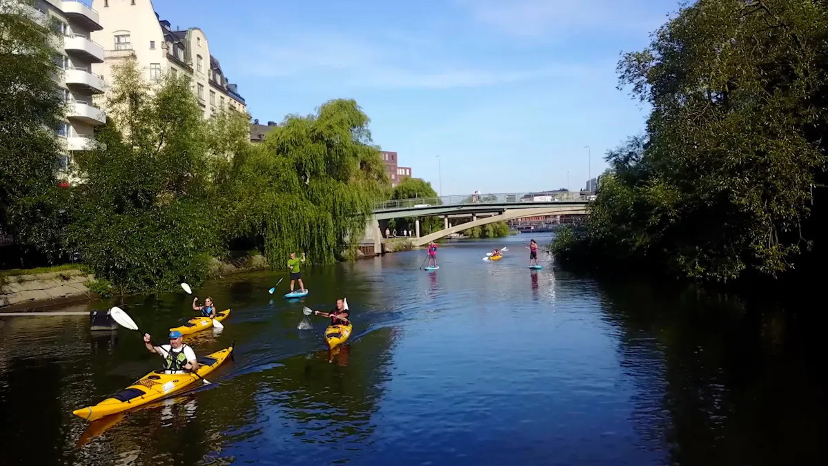 city_kayak_0.12 copy.jpg