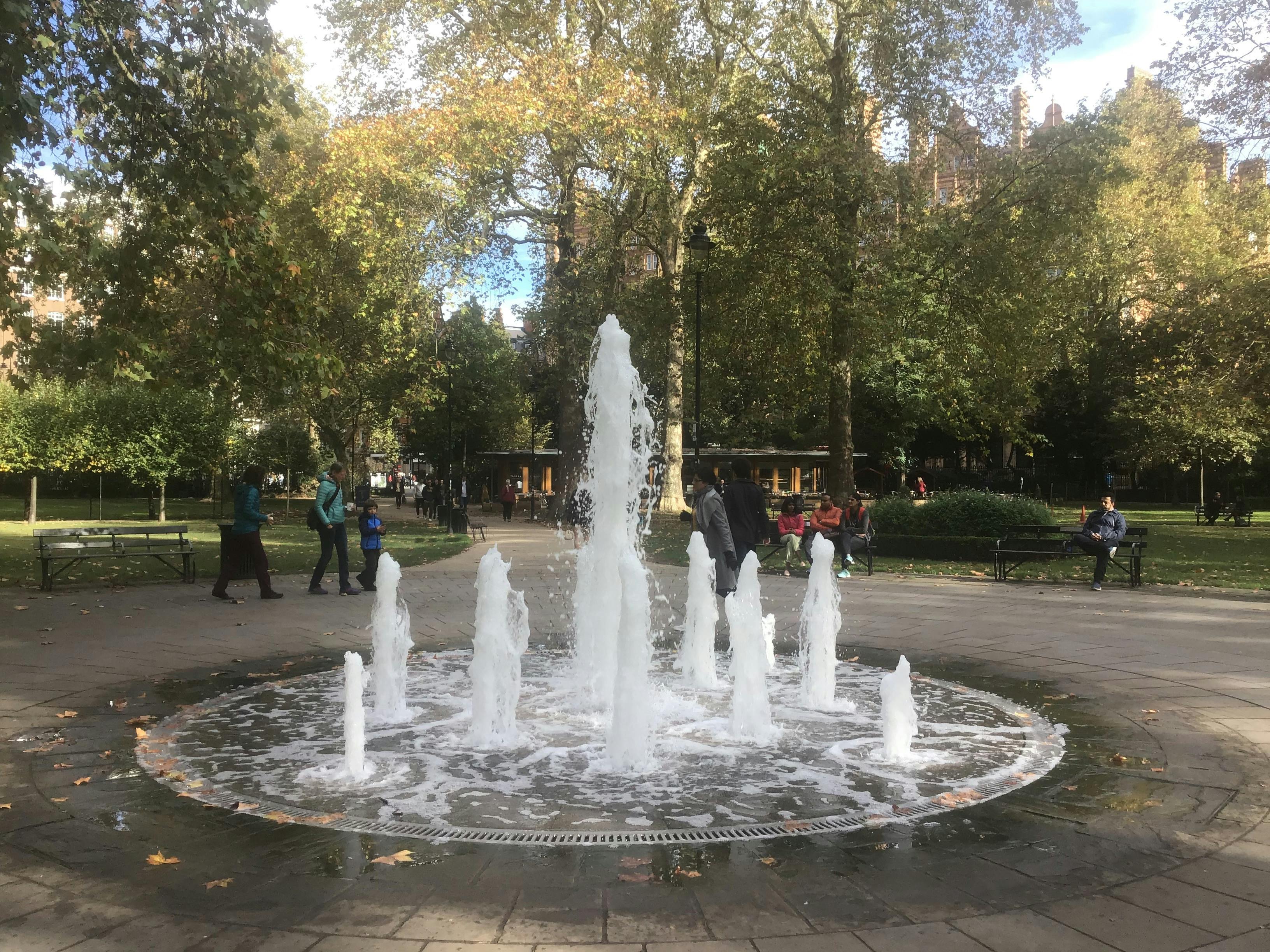 Bloomsbury Russel Sq Fountains.jpg