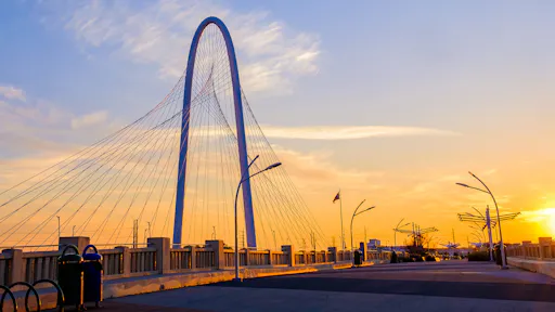 dallas-calatrava-bridge-from-the-continental-bridge.jpg