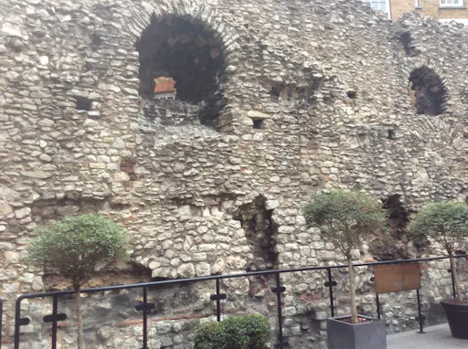 Roman London Wall.JPG