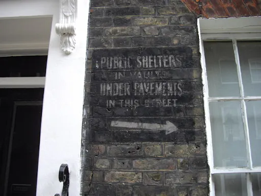 Air_raid_shelter_signage,_Lord_North_Street_-_geograph.org.uk_-_1386498.jpg
