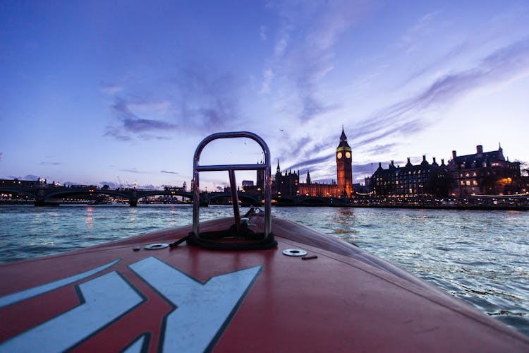 Thames Lates speedboat experience