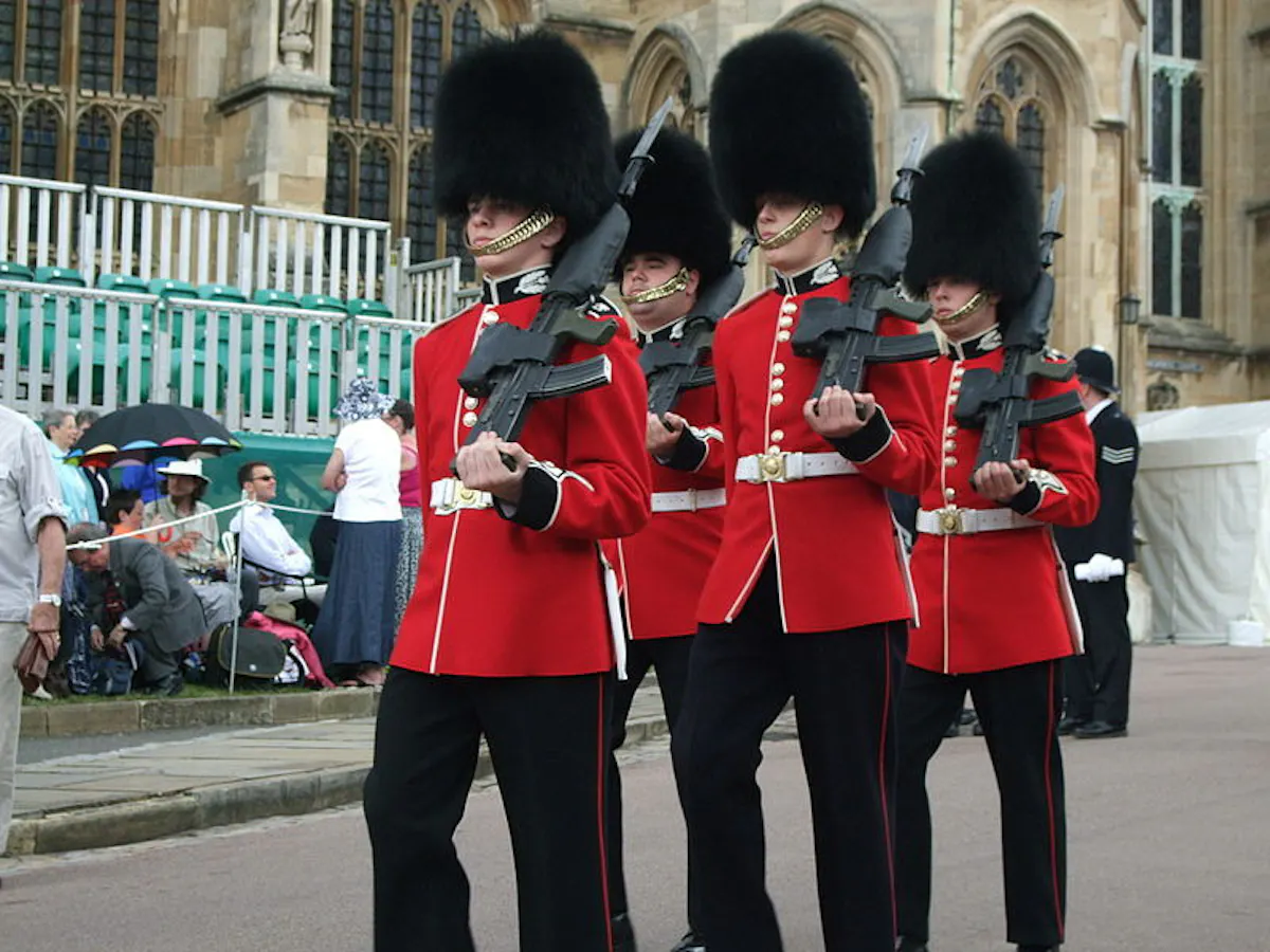 800px-Queens_Guard_Windsor.JPG