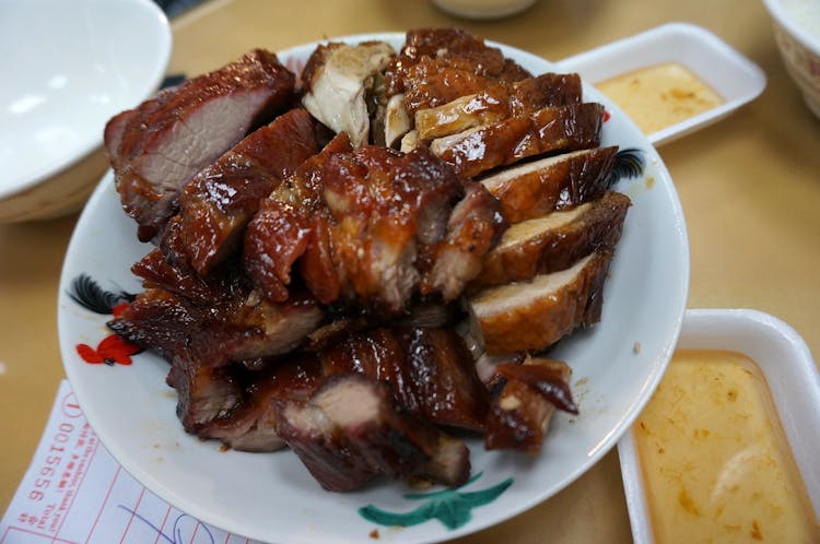 Small-group Hong Kong local food tour