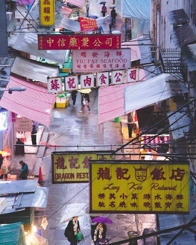 Small-group Hong Kong local food tour