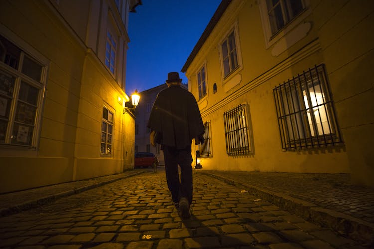 Prague ghost tour with legends and mysteries of the Old Town
