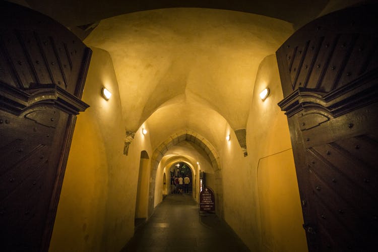 Prague ghost tour with legends and mysteries of the Old Town