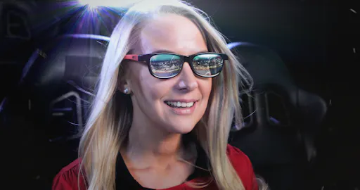 Tanja_1 Face_Front_Cityview_Glasses.png